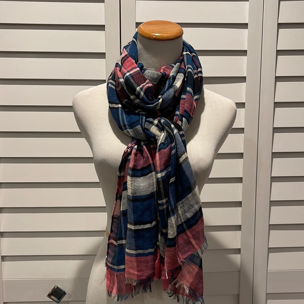 Plaid Scarfs in a very soft cottony Fabric